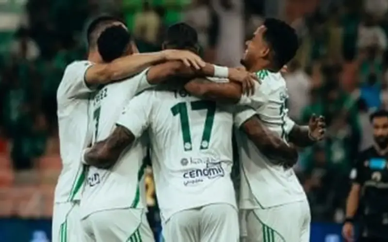 الأهلي السعودي يكتب التاريخ بأرقام قياسية بالجملة في الدوري السعودي